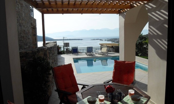 Mavrikiano Villa | Villa moderna, vistas de la bahía de Elounda - Piscina privada, cerca de la playa y tiendas WI-FI GRATUITO