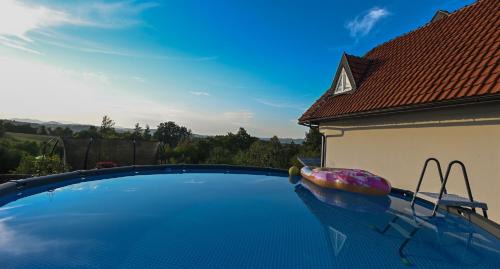 Mackat Villa | Villa Mira