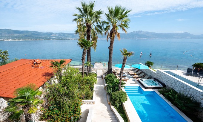 Municipality of Trogir Villa | Villa Mirjana - Exclusiva villa de 6 dormitorios frente a la playa con piscina