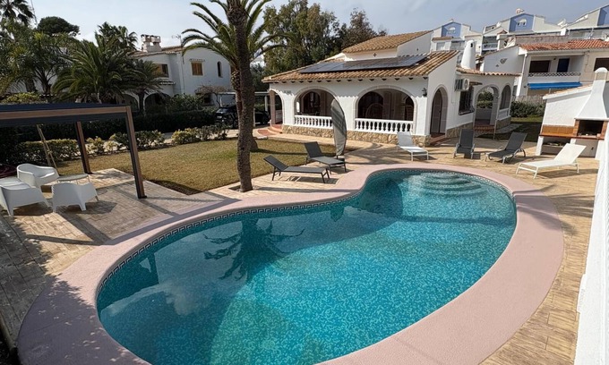 Les Deveses Casa | Villa mit Pool Nahe Sandstrand