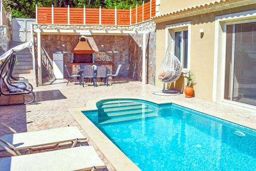 Dafnata Villa | Villa Monastiri