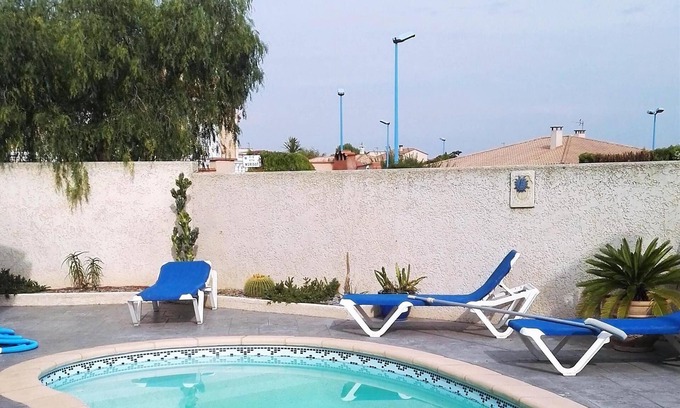 Montescot Villa | VILLA Montescot con piscina para unas vacaciones tranquilas junto al mar