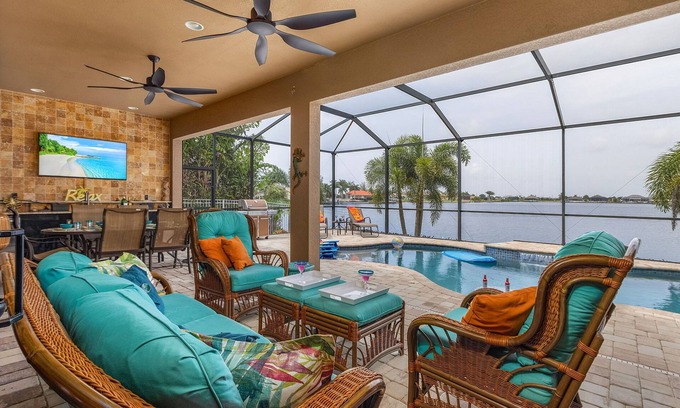Burnt Store Villa | Villa Monticello - Cape Coral Luxury Waterfront Home 3 Bed 3 Bath Heated Pool