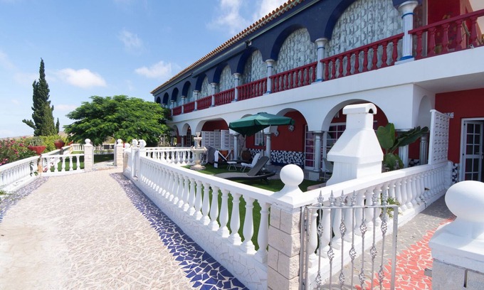 Armenime Casa | Villa Moradites. Wonderful 5 Bedroom Villa. Communal Pool. Adeje.