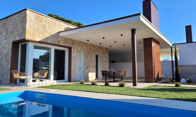 Pacengo Villa | Villa 'My Lagozise' con piscina privada, Wi-Fi y aire acondicionado