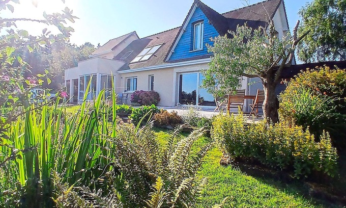 Sallenelles Casa | Villa Natura, jacuzzi and panoramic view of the bay and sea.