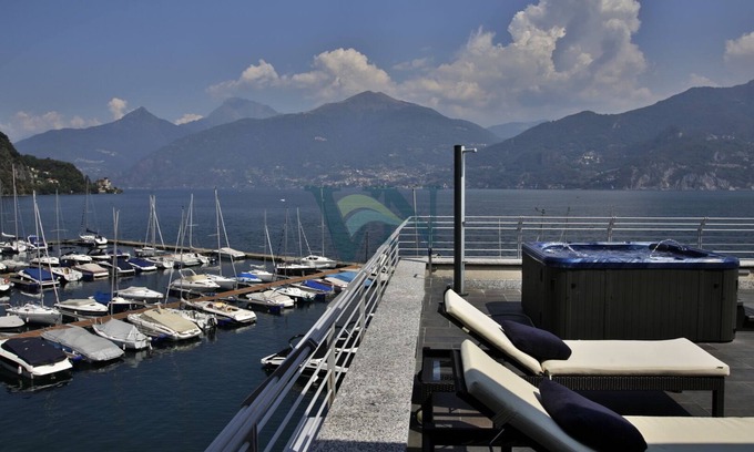 Menaggio Villa | Villa Navalia - Lujo Lago de Como villa frente con vista al lago y la montaña -