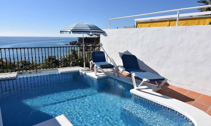Nerja City Centre Villa | Nerja 005 - Carabeo U8