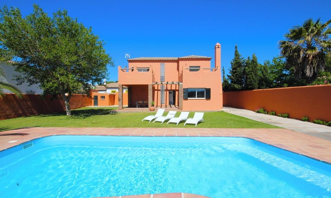 Los Canos de Meca Chalet De Esquí | CHALET JUNTO A LA PLAYA ( 5MINUTOS ) CON PISCINA PRIVADA