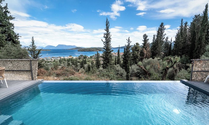 Nidri Villa | Villa 'Nidri Hills' con vistas al mar, Wi-Fi y aire acondicionado