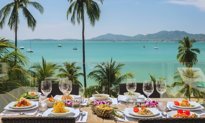 Wichit Villa | Villa Nirvana - Tropical Chic Oceanview 4BR Haven with a Shared Beachfront Pool
