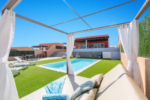 Costa de Antigua Villa | Villa Ocean Paradise by Villa Plus