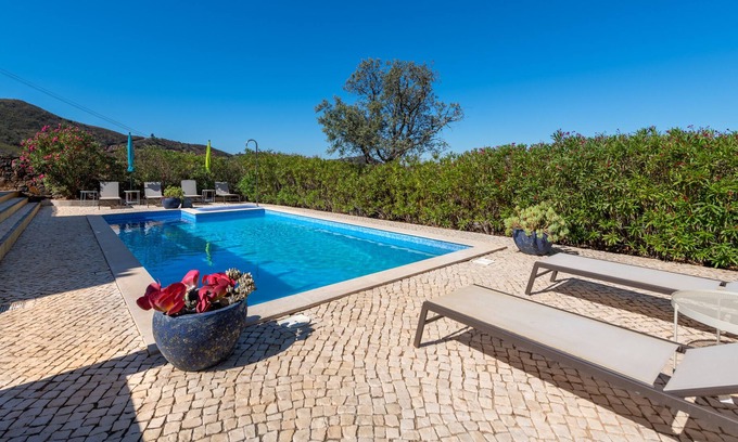 Barracao Villa | Villa Odelouca by Gestaz