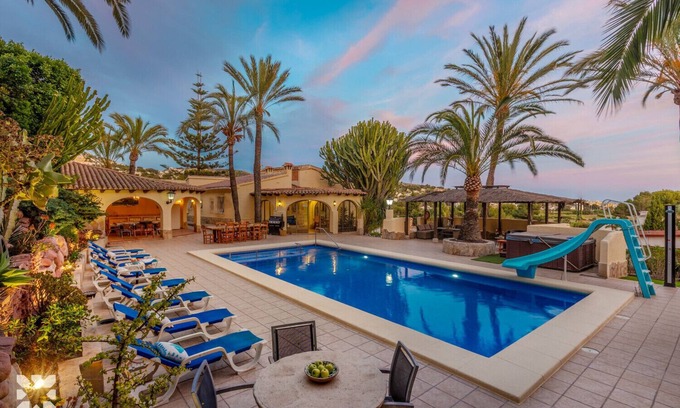 La Sabatera Villa | Villa OHANA by Abahana Villas