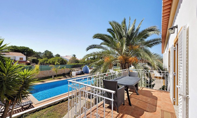 Aljezur Villa | Villa 'Oliveira' con piscina privada, jardín privado y Wi-Fi