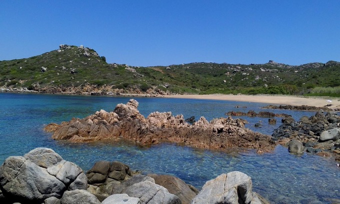 Santa Teresa di Gallura Villa | Casa unifamiliar con jardín, vistas al mar, a pocos metros de la playa