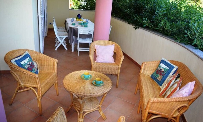 Cala Gonone Apartamento | VILLA OLIVIA: spacious villa with sea view