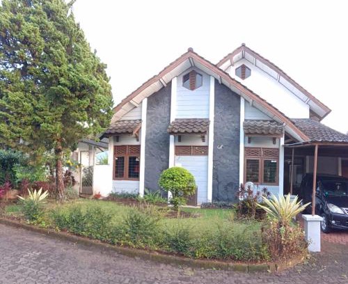 Cipanas Villa | Villa Oma Bougenville 2