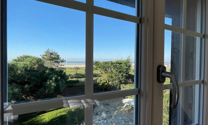 Tourgeville Villa | villa on the beach