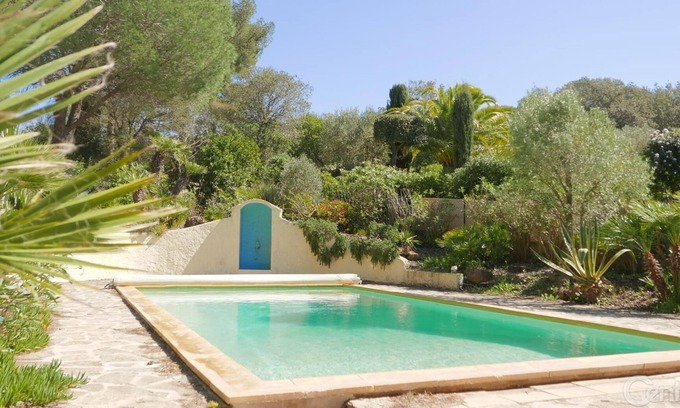 Giens Villa | Villa en la península de Giens con piscina y tranquilo jardín mediterráneo