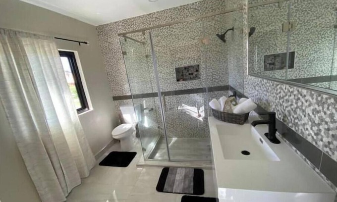Tower Isle Apartamento | Villa on the Ridge