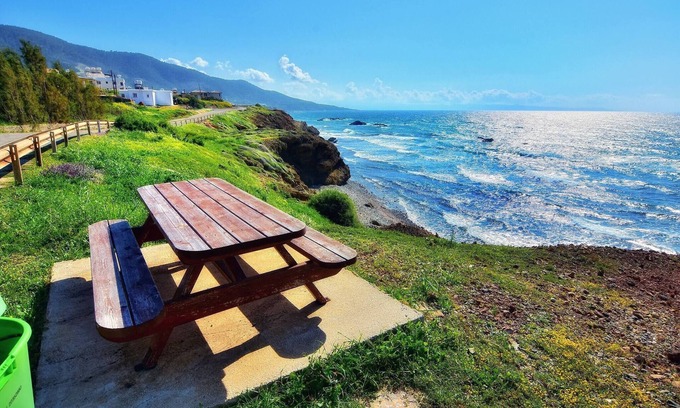 Pomos Villa | Villa a Solo 50 Metros del Mar, Capacidad Para 12 Personas, Polis