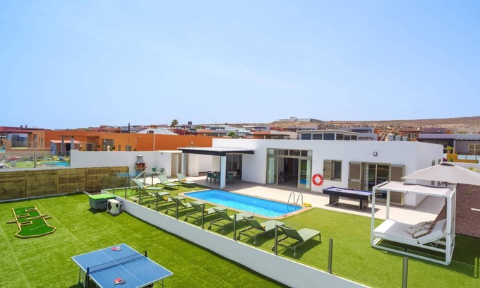Costa de Antigua Villa | Villa Opal by Villa Plus