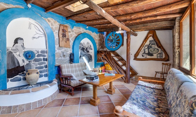 Orgosolo Villa | Villa 'Orgoai' con vistas a la montaña, Wi-Fi y aire acondicionado