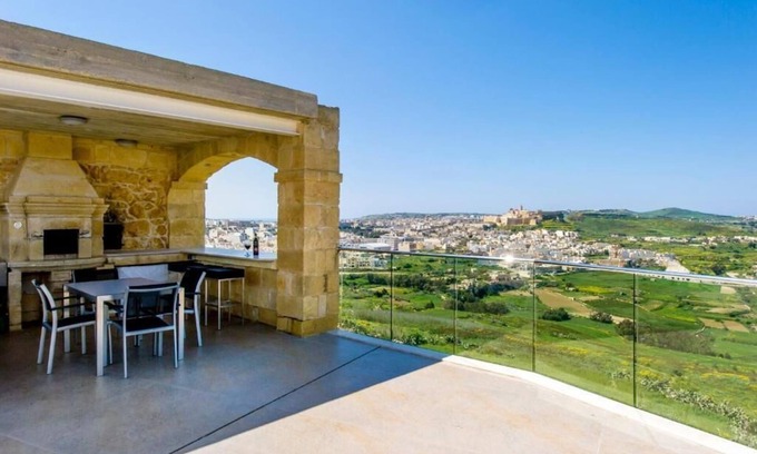 Xaghra Apartamento | Villa Panorama - Luxury Villa with Indoor and Outdoor Pools