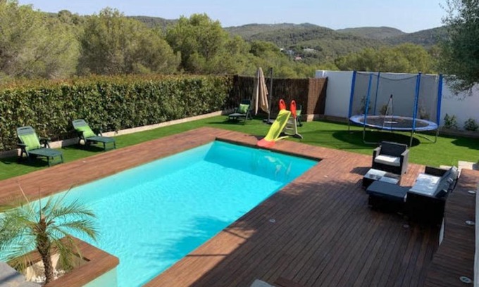 Vallpineda Casa | VILLA PARADISE SILVIA