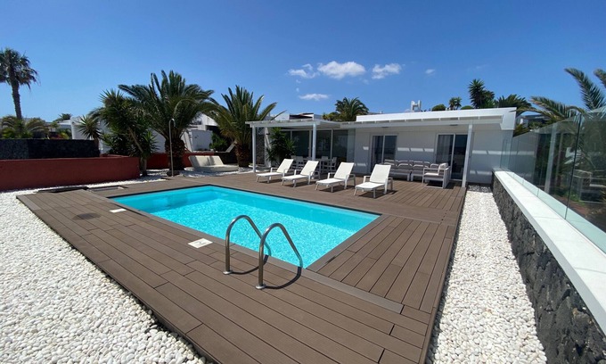 Playa Blanca Villa | Villa Patricia