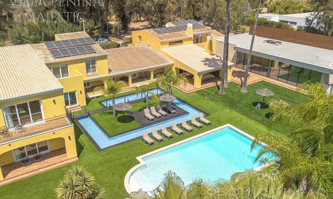 Penina Villa | Villa Penina Majestic con piscina climatizada exterior, jacuzzi, pistas y jardines