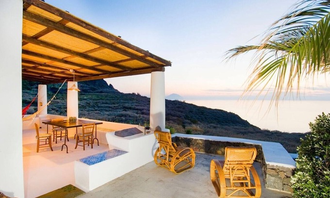 Pollara Villa | Villa Piera - Private villa in the Malfa Area