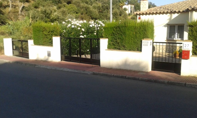 Calonge Apartamento | VILLA PINA. Descanso y relax en un entorno verde y con vistas.