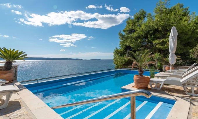 Businci Apartamento | Villa Pinia by Interhome