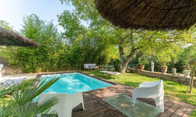 Apt Villa | Villa 'Plein Coeur Du Luberon' con piscina privada, terraza privada y Wi-Fi