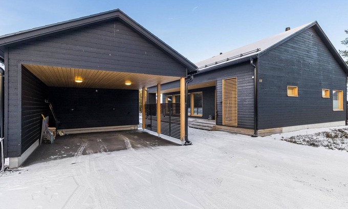 Syote Casa | Villa plywood by Interhome