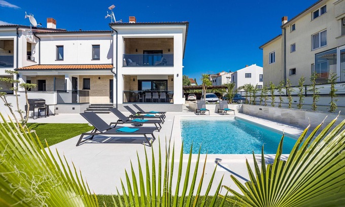 Pula Villa | Villa Polaris - Luxurious Vacation Oasis