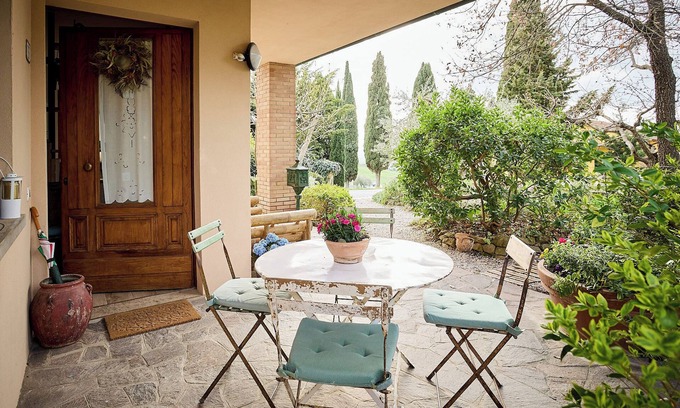 Monticchiello Apartamento | Villa Poliflora es un moderno apartamento en Monticchiello de Pienza en Toscana.
