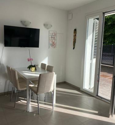 Rivabella Apartamento | Villa Popilia Sea & Business Red