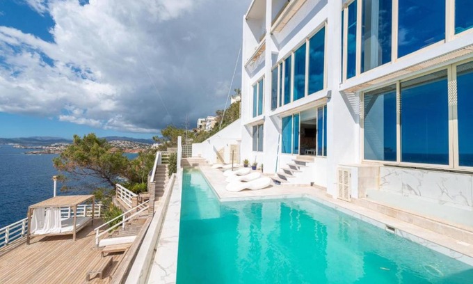 Calvia Villa | Villa 'Port Adriano' con vistas al mar, Wi-Fi y aire acondicionado