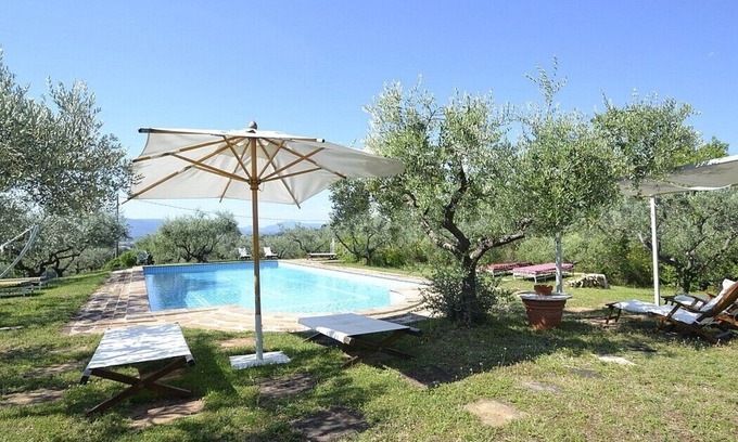 San Brizio Villa | Villa Prestigio Grande: una encantadora villa histórica en tres plantas situada en un elegante edificio del siglo XVIII.