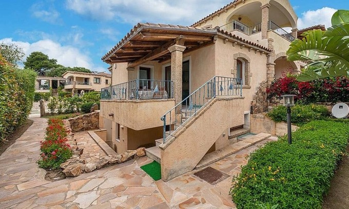 Pittulongu Villa | Villa Princi 3cpA shared Swimming Pool
