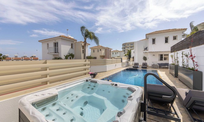 Protaras Villa | Villa Protaras View 6 Central Protaras -Fig Tree Bay-Jacuzzi-Hot Tub