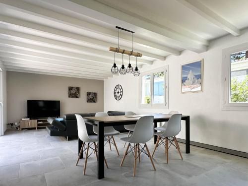 La Palmyre Casa | Villa rénovée à La Palmyre pour 6 pers. - Patio, wifi, proche plage et commerces - FR-1-705-85