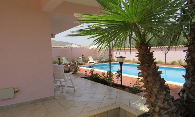 Castellammare del Golfo Villa | Villa Rosada (una villa contemporánea deliciosamente diseñada) - Último minuto julio