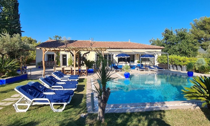 Le Beausset Villa | Villa rental with pool Var