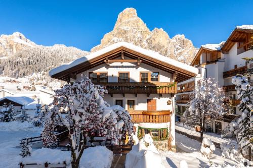 Corvara in Badia Apartamento | Villa Resi Apartments