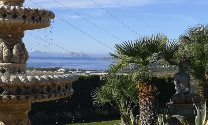 Estepona Condominio | VILLA ROCA.. Lejlighed TIL 2, personer. 5, min fra Stranden
