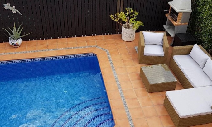 Torre-Pacheco Villa | Magnífica villa independiente bellamente amueblada con piscina privada de agua salada